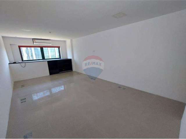 Sala Comercial para alugar em Barra Da Tijuca de 36.00m² com 1 Garagem