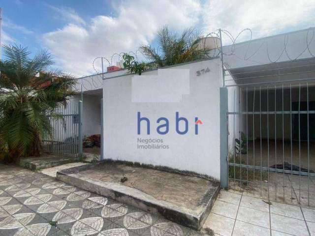 Casa para alugar em Centro de 240.00m² com 2 Quartos e 2 Garagens