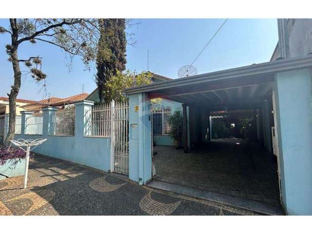 Casa para venda em Centro de 289.00m² com 4 Quartos, 1 Suite e 5 Garagens