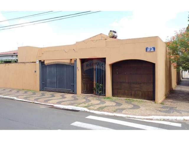 Casa para venda em Centro de 355.50m² com 3 Quartos, 1 Suite e 1 Garagem