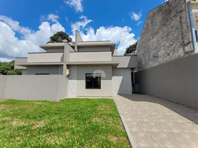 Casa para venda em Guaraituba de 75.00m² com 3 Quartos, 1 Suite e 2 Garagens