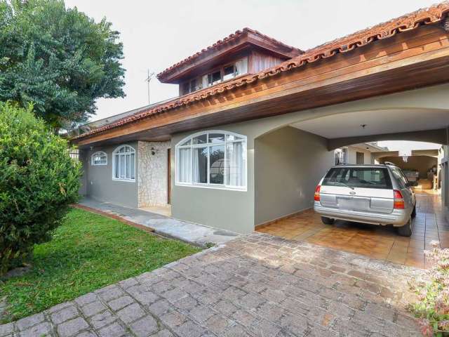 Casa para venda em Santa Cândida de 240.00m² com 4 Quartos e 5 Garagens