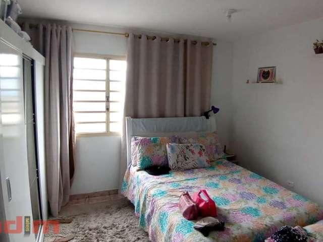 Casa para venda em Jardim Eliana de 125.00m² com 3 Quartos, 2 Suites e 1 Garagem