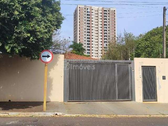 Casa para venda em Vila Harmonia de 220.00m² com 3 Quartos, 1 Suite e 5 Garagens