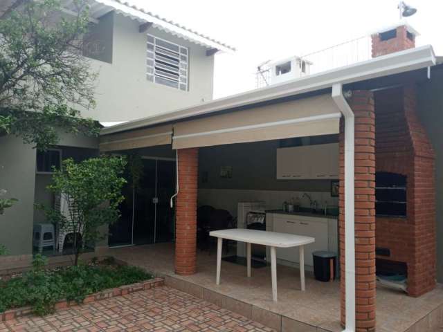 Casa para venda em Jardim Torres São José de 191.00m² com 3 Quartos, 1 Suite e 2 Garagens