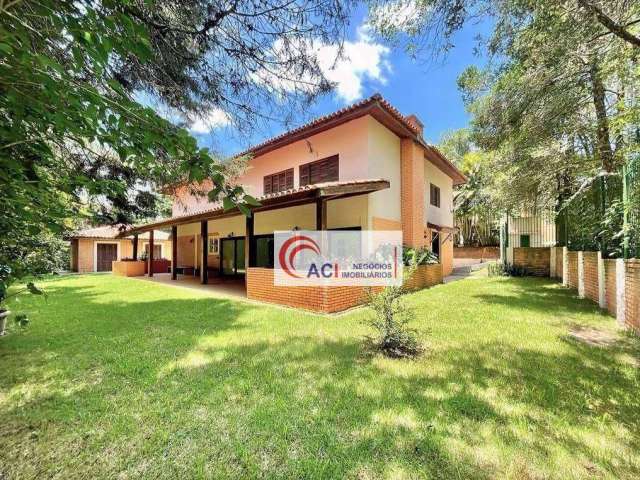 Casa de Condomínio para venda em Granja Viana de 610.00m² com 7 Quartos, 5 Suites e 3 Garagens