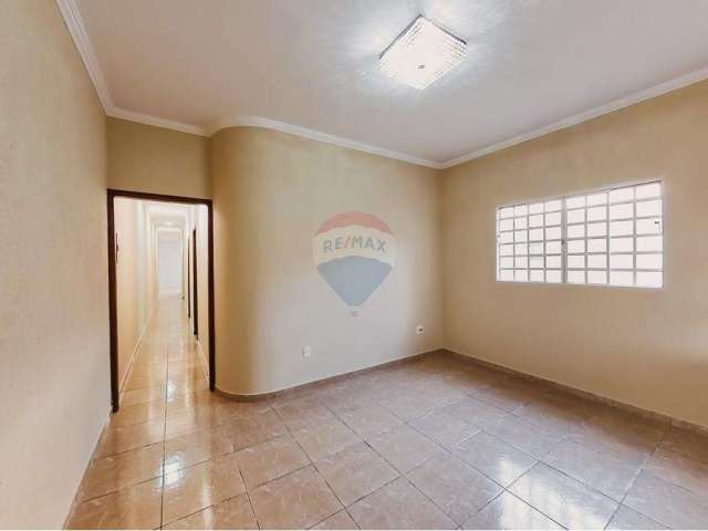 Casa para venda em Jardim São João de 122.13m² com 3 Quartos, 1 Suite e 2 Garagens