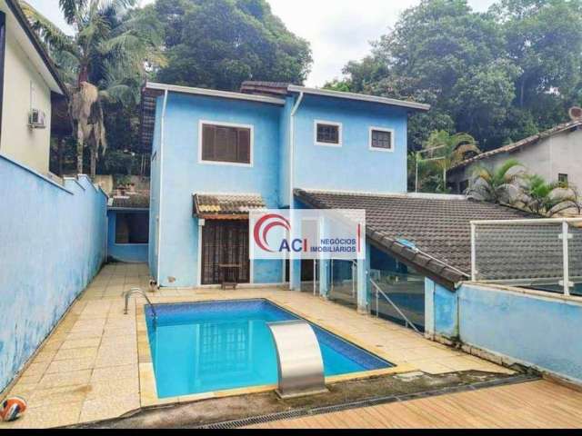 Casa de Condomínio para venda em Vila Verde de 200.00m² com 3 Quartos, 1 Suite e 5 Garagens