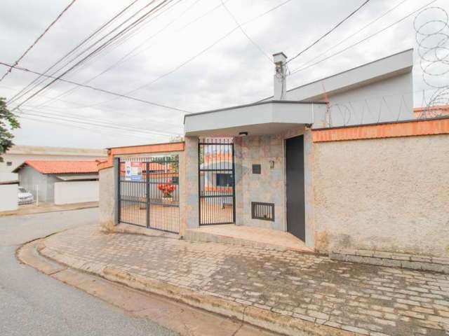 Casa para venda em Jardim Simus de 224.00m² com 4 Quartos, 1 Suite e 4 Garagens