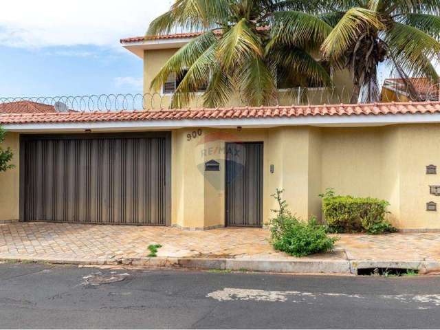 Casa para venda em Ribeirânia de 261.37m² com 5 Quartos, 2 Suites e 2 Garagens