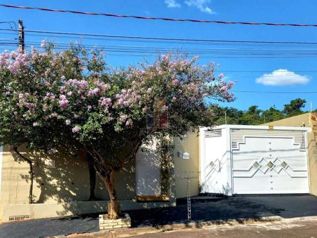 Casa para venda em Jardim Colonial de 238.00m² com 3 Quartos, 1 Suite e 5 Garagens