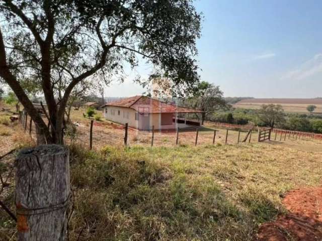 Fazenda / Sítio para venda em Área Rural De Arealva de 140.00m² com 2 Quartos e 2 Garagens