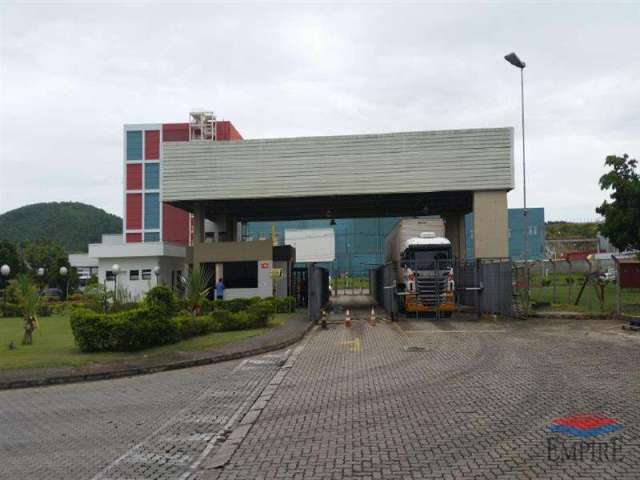 Galpão / Depósito / Armazém para alugar em Piabas de 2000.00m² com 20 Garagens