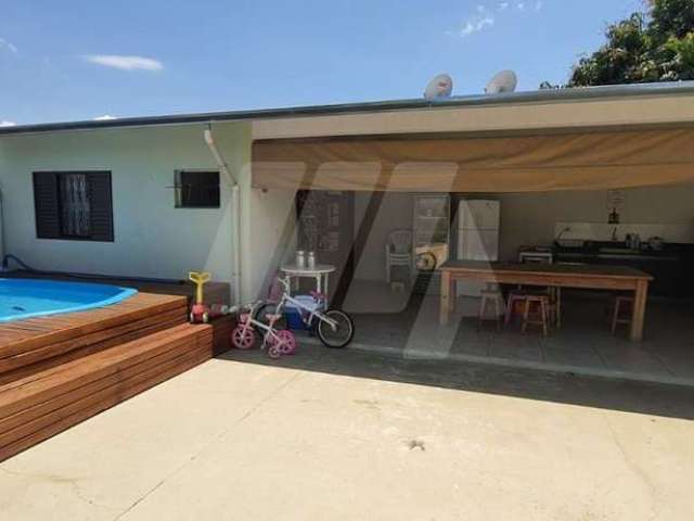 Casa para venda em São Pedro de 180.00m² com 3 Quartos, 1 Suite e 6 Garagens