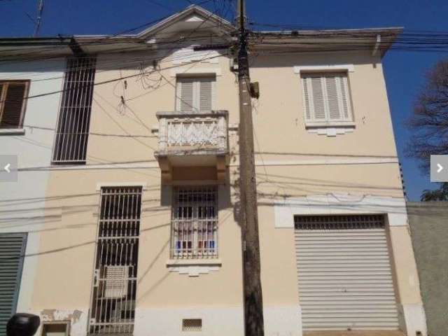 Casa para alugar em Centro de 270.00m² com 3 Quartos, 1 Suite e 1 Garagem