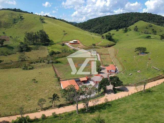 Fazenda / Sítio para venda em Paraibuna de 144000.00m² com 5 Quartos e 4 Suites