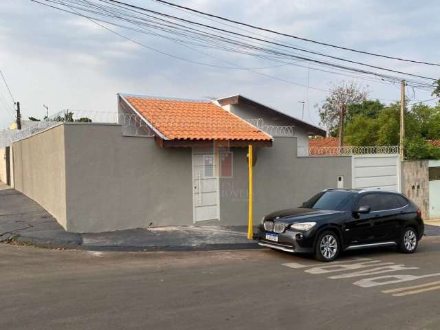 Casa para venda em Jardim Terra Branca de 72.00m² com 2 Quartos, 1 Suite e 3 Garagens