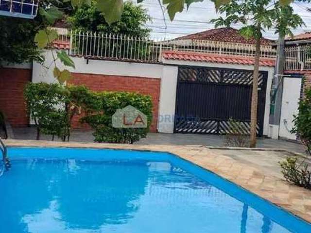 Casa para venda em Real de 22.00m² com 1 Quarto e 4 Garagens