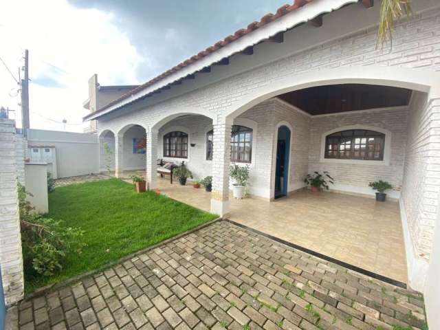 Casa para venda em São Pedro de 209.00m² com 4 Quartos, 2 Suites e 4 Garagens