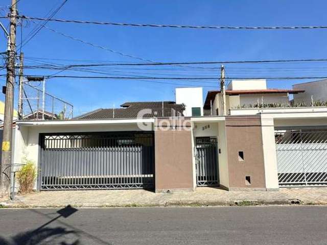 Casa para venda em Vila Oliveira de 294.00m² com 3 Quartos, 1 Suite e 3 Garagens