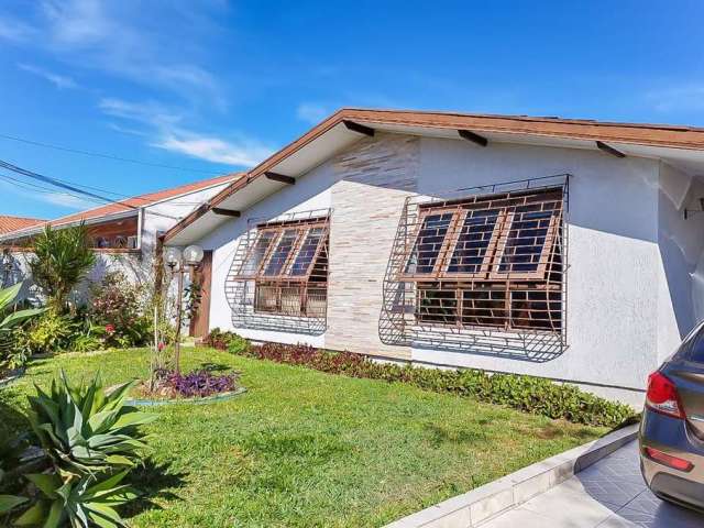 Casa para venda em Bacacheri de 300.00m² com 4 Quartos, 1 Suite e 2 Garagens