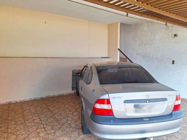 Casa para venda em Jardim São Carlos de 200.00m² com 3 Quartos, 1 Suite e 2 Garagens