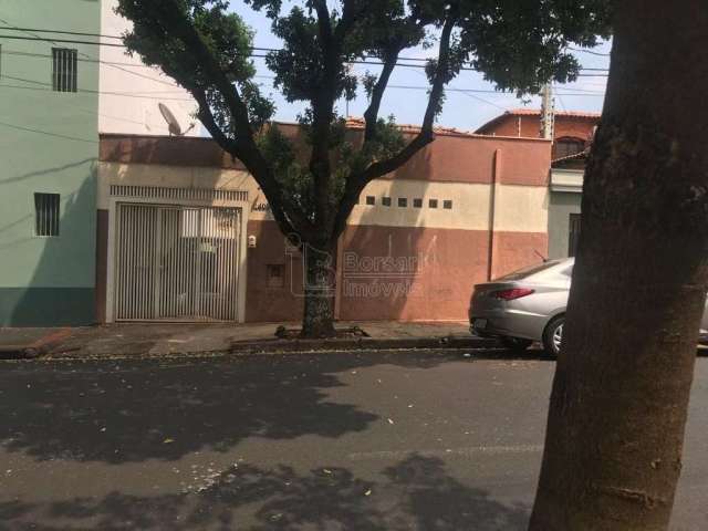 Casa para venda em Centro de 195.00m² com 2 Quartos e 1 Garagem