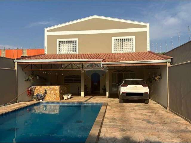 Casa para venda em Vila Virgínia de 205.20m² com 3 Quartos, 1 Suite e 4 Garagens