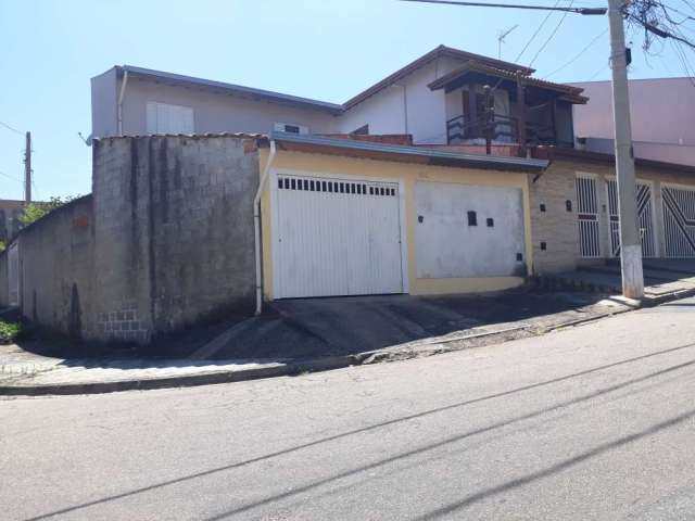 Casa para venda em Parque Centenário de 219.00m² com 4 Quartos, 1 Suite e 4 Garagens