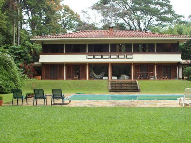 Casa para venda em Granja Viana de 524.55m² com 4 Quartos, 2 Suites e 9 Garagens