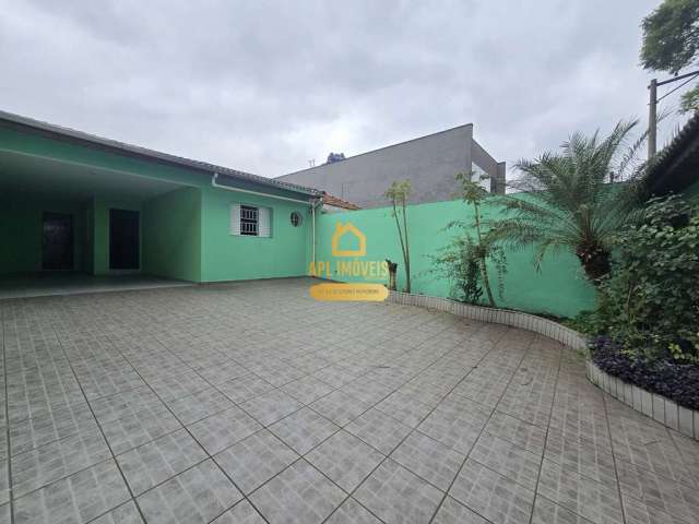 Casa para alugar em Vila Das Palmeiras de 219.00m² com 3 Quartos, 1 Suite e 6 Garagens