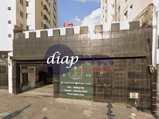 Excelente imóvel para renda na Vila Esperança com 1 salão comercial de duzentos metros quadrados, 1 casa de noventa metros quadrados e 1 sobrado com c