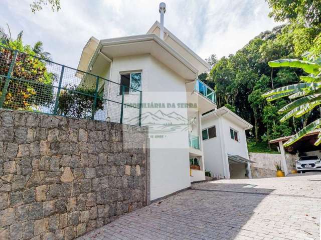 Casa à Venda em condomínio na Serra da Cantareira - Mairiporã-SP - Jardim da Montanha! 4 quartos, 4 suítes, 4 salas, 8 banheiros, 4 vagas e 450m²!