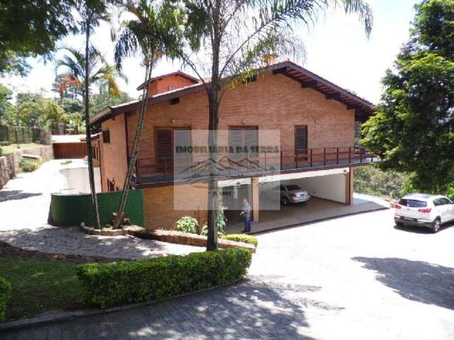 Casa à Venda na Serra da Cantareira, Mairiporã-SP: 4 quartos, 4 suítes, 3 salas, 7 banheiros, 4 vagas, 600 m².