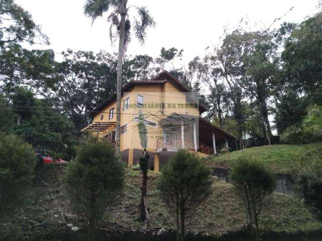 Casa à venda na Serra da Cantareira - Mairiporã-SP, Quinta da Boa Vista, 4 quartos, 2 suítes, 3 salas, 5 banheiros, 4 vagas, 280m².