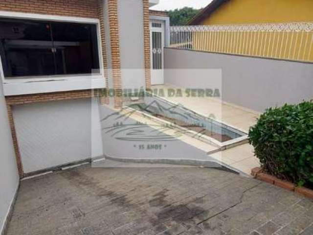 Oportunidade imperdível: Casa à venda na Vila Irmãos Arnoni, São Paulo-SP! 4 quartos, 2 suítes, 2 salas, 4 banheiros, 4 vagas de garagem, 306,00 m².