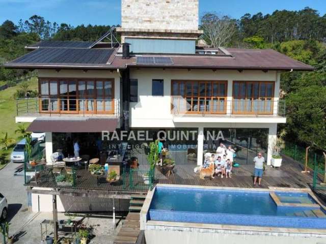 Casa Alto Padrão à Venda, 3 Quartos sendo 3 Suítes, 12 Vagas, Piscina, Terreno com 6.000m², João Paulo, Florianópolis - SC