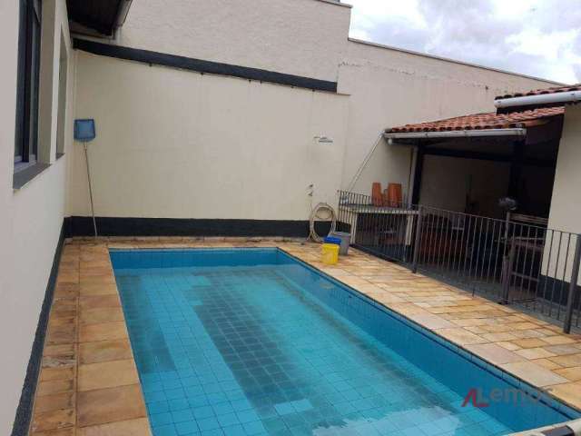 Casa com 3 dormitórios à venda, 300 m² por R$ 1.200.000 - Alvinópolis - Atibaia/SP