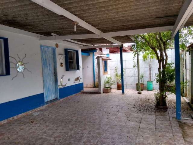 Casa com 3 dormitórios no Parque dos Ministérios