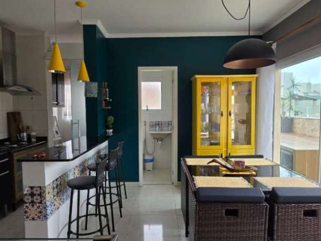 Cobertura duplex decorada, com 4 dormitórios, sendo 2 suítes, varanda gourmet com piscina, no canto nobre da Praia Grande