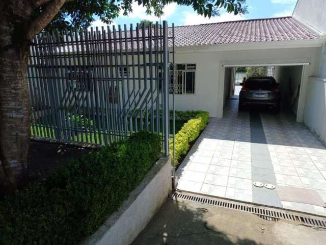 Casa térrea com um sobrado aos fundos do terreno, à venda, 320 m² por R$ 900.000 - Cajuru - Curitiba/PR