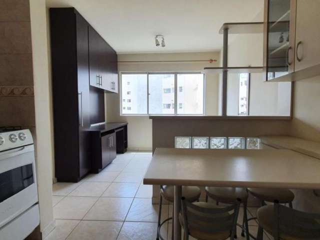 Apartamento com 1 dormitório para alugar, 36 m² por R$ 1.250/mês - Centro - Curitiba/PR