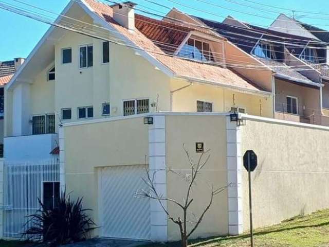 Triplex de esquina no Uberaba com 4 quartos por R$ 720 mil com 188 m²