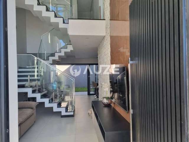 Sobrado Triplex de Alto Padrão no Capão da Imbuia – Luxo, Conforto e Pronto para Morar!