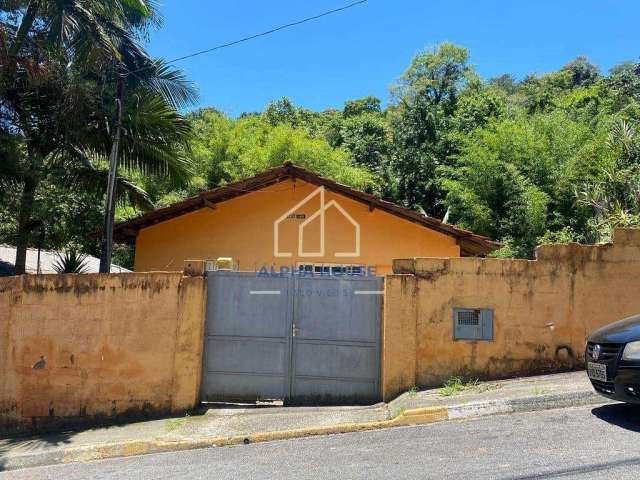 Casa à venda, centro, localização privilegiada em Santo Antônio do Pinhal, SP