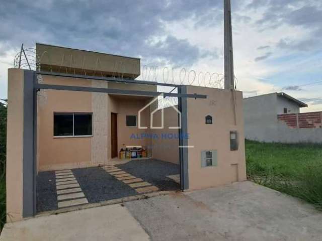 Casa à venda, Residencial e Comercial Portal dos Eucaliptos, com dois dormitórios sendo uma suíte,