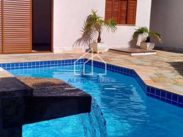 Casa à venda, São Benedito, com três dormitórios sendo uma suíte, área gourmet e piscina.