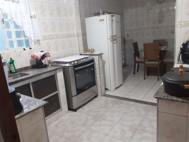 Excelente casa térrea no bairro em Taubaté 3 dorm sendo um suite