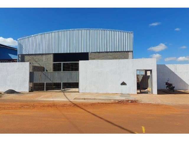 Barracão / Galpão / Depósito para alugar no Loteamento Centro Empresarial Leste II, Uberlândia  por R$ 15.000