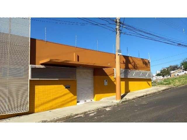 Ponto comercial para alugar no Cazeca, Uberlândia  por R$ 4.500